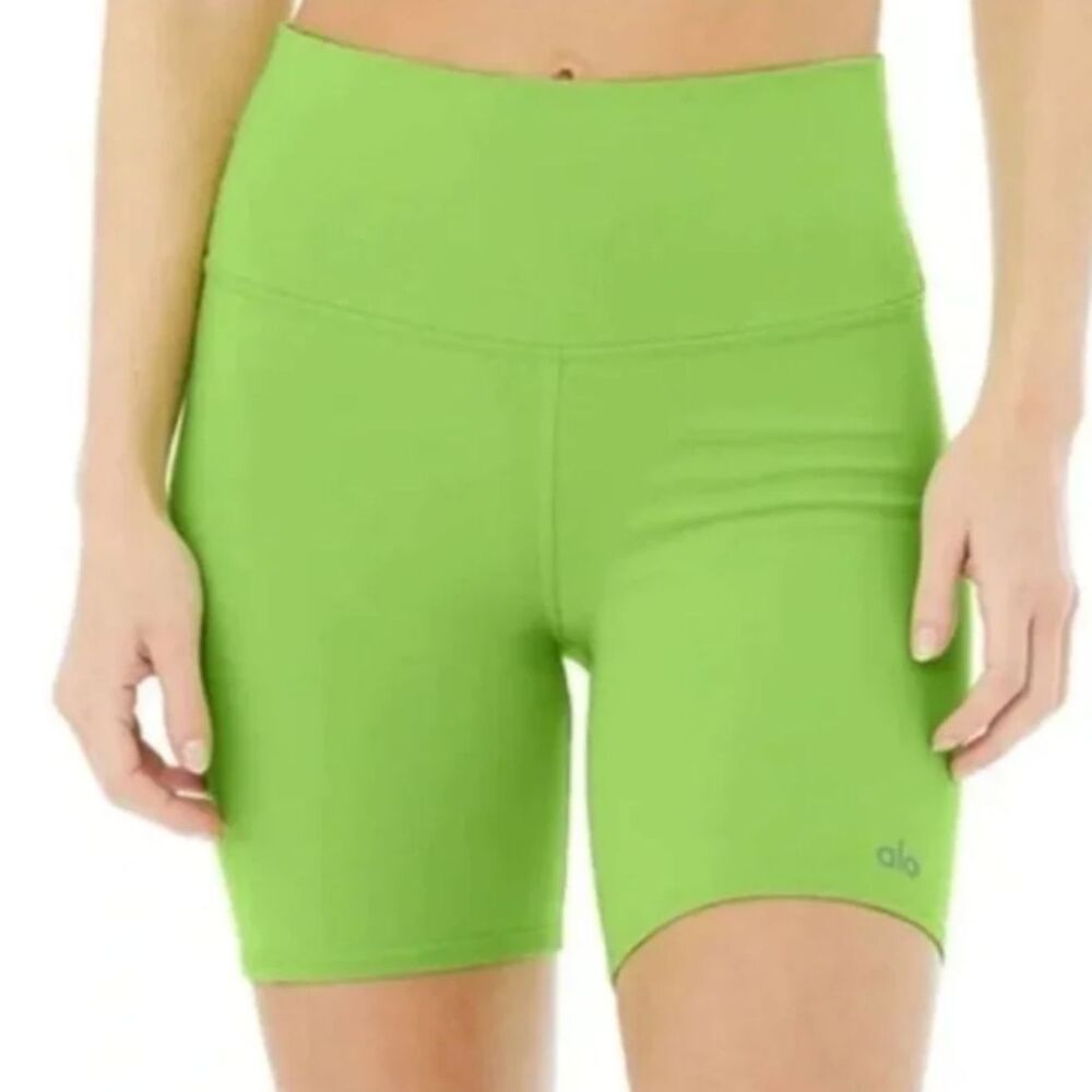 Women Alo Yoga High Rise Biker Short 6.5" Green Apple Size Small Athleisure